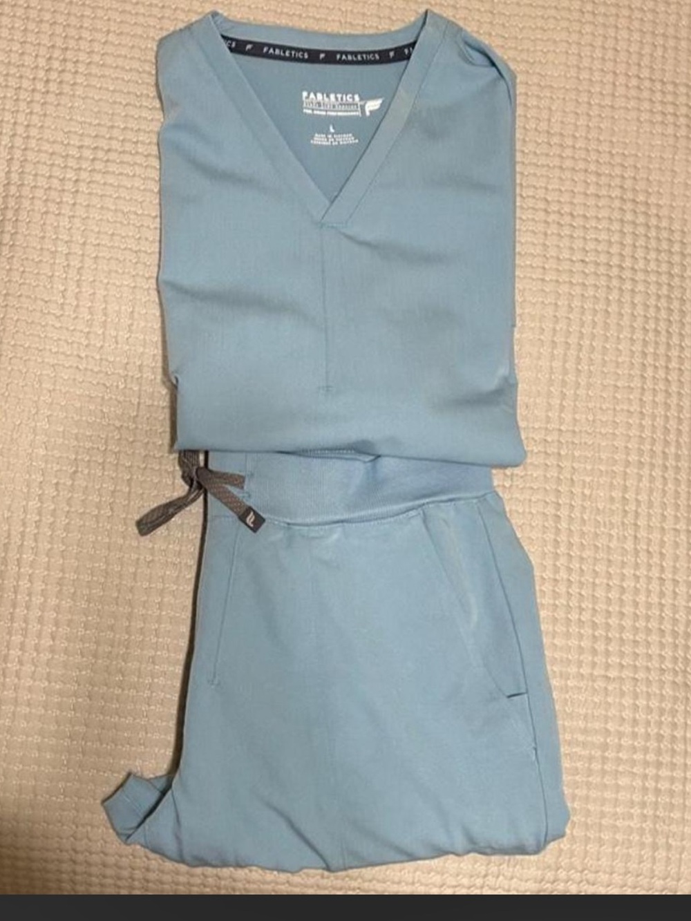 Fabletics scrub set